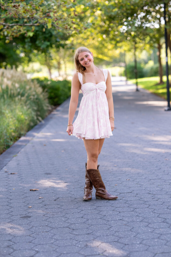 Senior picture outfit ideas cowboy boots